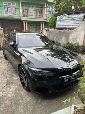 Jual bekas BMW 330i M sport 2.0 low km,258 Hp,torsi 400 Nm,lokasi di Payakumbuh Kota