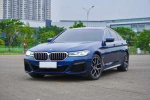 Jual bekas BMW 520i G30 MSport B48 2021 Biru Antik Mulus Favorit Best Deal Low DP,lokasi di Jakarta Selatan