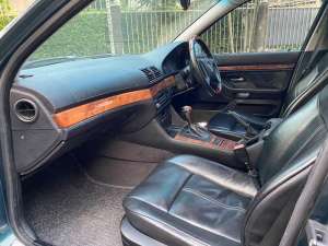 Jual bekas BMW 528i E39 AT Terawat Baik Body Mulus Interior Orsinil Siap Pakai,lokasi di Tangerang Kota