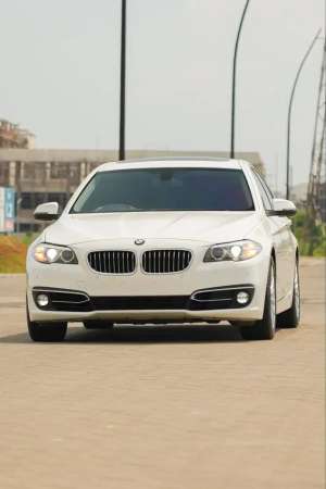 Jual bekas BMW 528i Luxury F10 Facelift 2015,lokasi di Jakarta Selatan