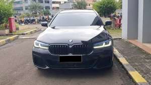 Jual bekas BMW 530i 530 i Touring Wagon M Sport Hitam 2023 Like New Low KM Record,lokasi di Jakarta Selatan