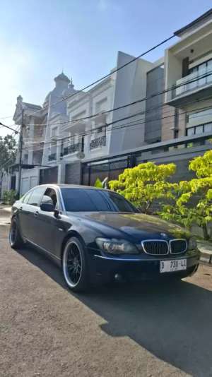 Jual bekas BMW 730li Sunroof 2005 Black NopilCantik D730LI Velg BreytonTerawat,lokasi di Jakarta Barat