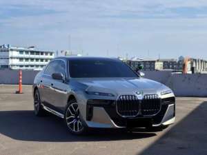 Jual bekas BMW 735i 2023 M-Sport,lokasi di Jakarta Pusat