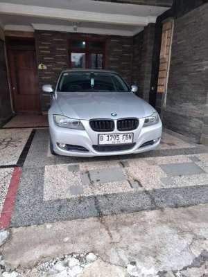 Jual bekas BMW E90 320i LCI MULUS,lokasi di Bekasi Kab.