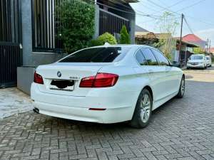 Jual bekas BMW F10 528i LCI Tahun 2013 White on Brown Warna Putih Not 520,lokasi di Jakarta Selatan