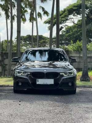 Jual bekas BMW F30 320i Sport LCI 2017 Full Mods,lokasi di Surabaya Kota