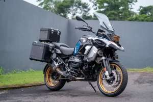 Jual bekas BMW GS 1250 K51 2022 TRIPLEBLACK,lokasi di Kuningan Kab.