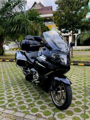 Jual bekas BMW K1600 Sport Touring 2011 Biru Tua MtlkB Low Odo 7rb Milles Istw,lokasi di Semarang Kota