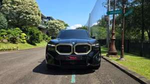 Jual bekas BMW XM 4.4 V8 Hybrid,lokasi di Tangerang Kab.