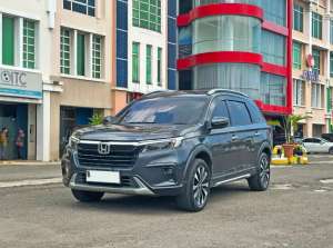 Jual bekas BR-V Prestige Cvt 2023 New Honda BRV matic grey abu,lokasi di Jakarta Utara