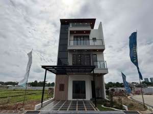 Brand New House 4 Lantai Attic Room, Dekat Tol Andara, Di Cilandak KKO, Jakarta Selatan. lokasi di Jakarta Selatan, tersedia melalui melalui situs Olx