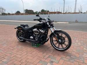 Jual bekas BREAKOUT M8 114 2020 KM4RB FULL PAPER,lokasi di Jakarta Selatan