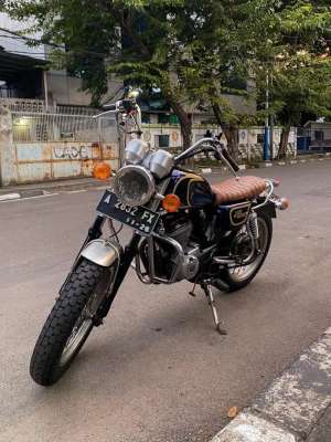 Jual bekas BRITISH STYLE CUSTOM MEGAPRO MONO 150cc,lokasi di Jakarta Barat