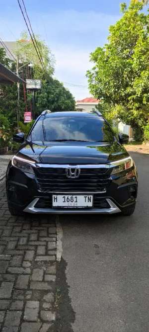 Jual bekas BRV Prestige Sensing 2023 Tgn 1,Orisinil Cat,Kilometer 35Rb,lokasi di Semarang Kota