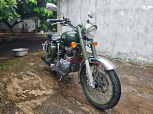 Jual bekas Bs KreditTT Royal Enfield 500 Classic Chrome 350 Green meteor hunter,lokasi di Jakarta Timur