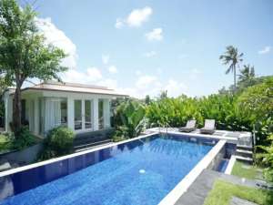 BUC di bawah pasaran villa masih bagus lokasi di Kab. Badung, tersedia melalui melalui situs Olx