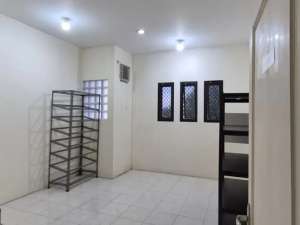 BUTUH CEPAT LAKU Rumah Sukomanunggal SIS lokasi di Surabaya Kota, tersedia melalui melalui situs Olx