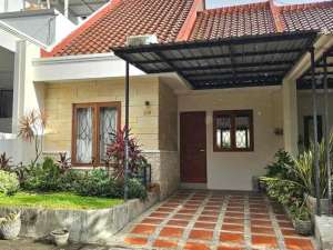 Butuh terjual cepat rumah lantai 1 dikawasan jalan raya kesambi lokasi di Kab. Badung, tersedia melalui melalui situs Olx