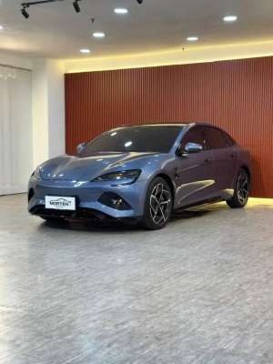 Jual bekas BYD Seal Performance 3.8s AWD Tahun 2024 Km 18 Rb,lokasi di Jakarta Selatan