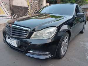 Jual bekas C200 cgi facelift 2012 hitam gress,lokasi di Jakarta Selatan