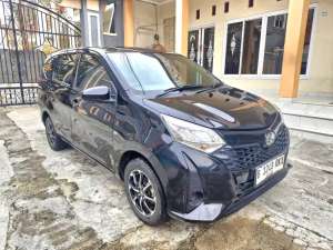 Jual bekas Calya E12 mt 2023 bln 1 nik22 hitam,lokasi di Jakarta Timur