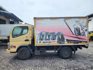 Jual bekas Canter FE 71 2009 dari baru,lokasi di  