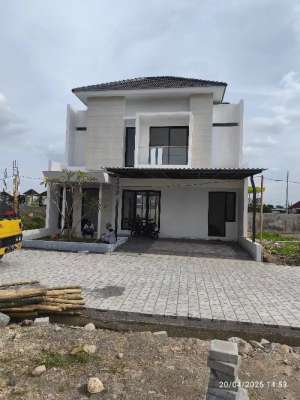 CASABLANCA SIGNATURE SINGOPURAN KARTASURA SOLO lokasi di Sukoharjo Kab., tersedia melalui melalui situs Olx