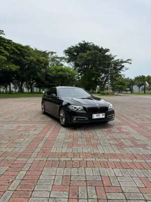 Jual bekas CASH BMW 520i NIK 2015 Pemakaian 2016,lokasi di Surabaya Kota