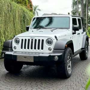 Jual bekas CASH Jeep Rubicon 4X4 2015,lokasi di Jakarta Selatan