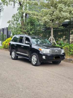 Jual bekas CASH Landcruiser VX-200 Diesel V8 ATPM,lokasi di Jakarta Barat