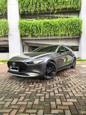 Jual bekas CASH Mazda 3 Hatchback Facelift 2023,lokasi di Jakarta Barat