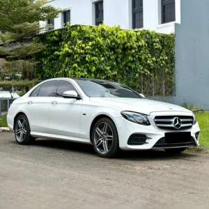 Jual bekas CASH Mercedes Benz E300e AMG PHEV W213 2019,lokasi di Jakarta Selatan
