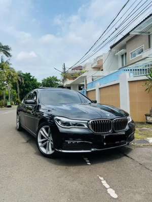 Jual bekas CASH MURAH BMW 730Li 2019 PANORAMIC SROOF BLACK ON COGNAC ASLI IRIT,lokasi di Jakarta Barat