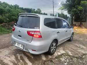 Jual bekas Cash Nissan grand livina sv faclite manual 2017 xv 2018,lokasi di Jakarta Timur