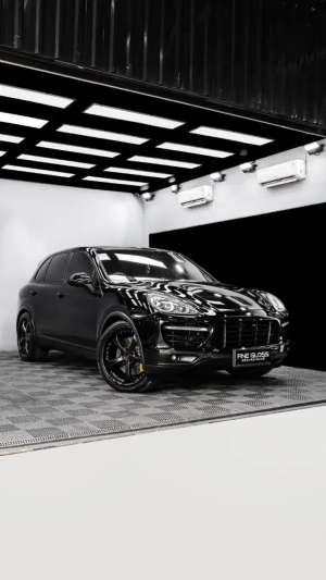 Jual bekas CASH Porsche Cayenne 4.8 Turbo G2A 2011,lokasi di Jakarta Barat