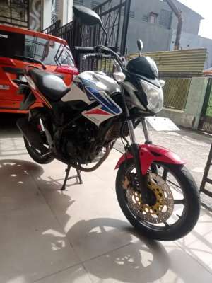 Jual bekas Cb 150 R plat bandung 2014,lokasi di Bandung Kota