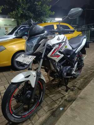 Jual bekas Cb150r 2013 putih,lokasi di  ,Tangerang Selatan Kota