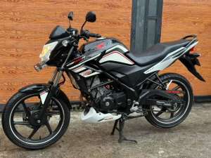 Cb150r 2015 km30rbuan ab bantul lokasi di  ,Yogyakarta Kota, tersedia melalui melalui situs Olx