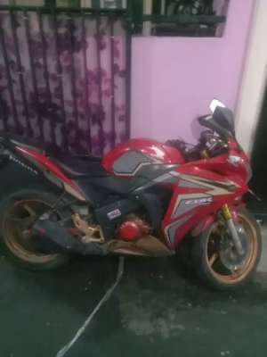 Jual bekas CBR 150 2014 mesin sehat,lokasi di Jakarta Barat