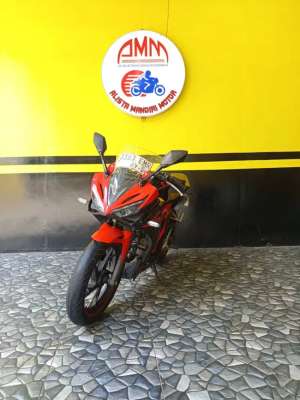 Jual bekas CBR 150 R 2018 DP 500 CC 0 KREDIVO TOKPED SPAYLETTER INDODANA GOPAY,lokasi di Depok Kota
