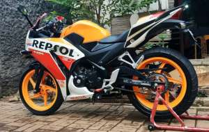 Jual bekas CBR 150 R K45A 2015 Repsol Edition,lokasi di Bekasi Kab.