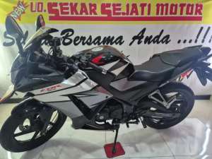 Jual bekas CBR 150R 2015 READY,lokasi di Surabaya Kota