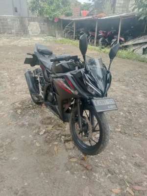 Jual bekas Cbr 150r 2018 standart,lokasi di Tangerang Selatan Kota