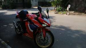 Jual bekas CBR 150R ABS TRICOLOR 2023 MURAH LANGKA,lokasi di Jakarta Selatan