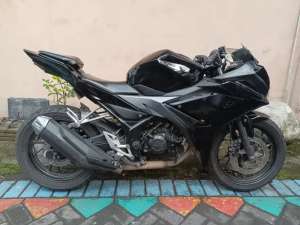Jual bekas CBR 150R LED 2016,lokasi di Surabaya Kota