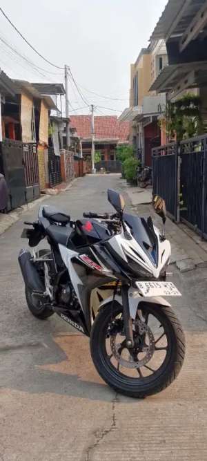 Jual bekas CBR 150R Mulus Like New Low KM 2.500 Perak,lokasi di  ,Lampung Utara Kab.