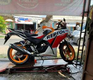Jual bekas CBR 150R Repsol 2014,lokasi di Surakarta Kota