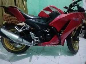 Jual bekas CBR 150R tahun 2014,lokasi di Bekasi Kota