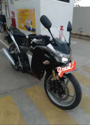 Jual bekas cbr 250r kesayangan milik pribadi bukan pedagang bahan custom,lokasi di  ,Jakarta Timur
