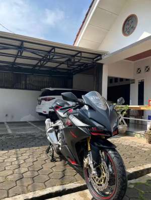 Jual bekas CBR 250RR MULUS, KM RENDAH,lokasi di  ,Jakarta Timur